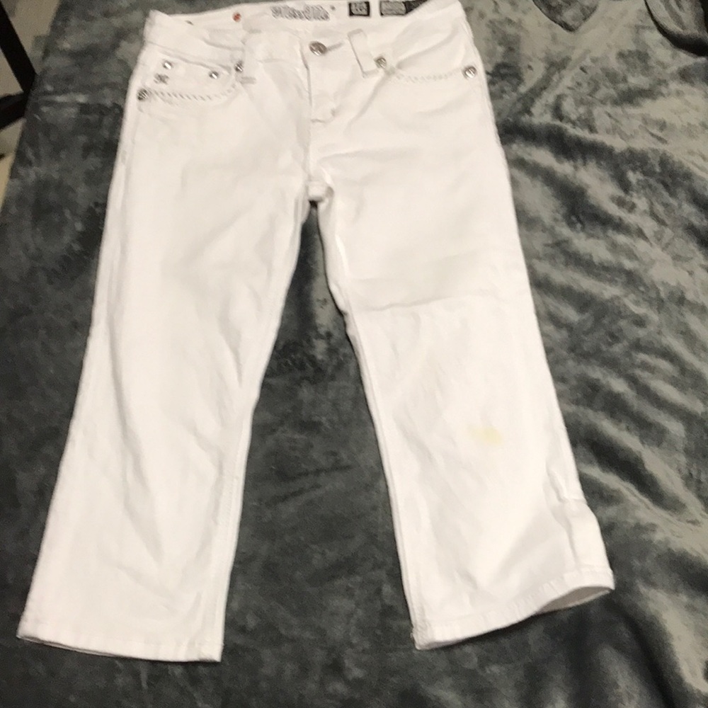 White capris. Embellished back pockets!